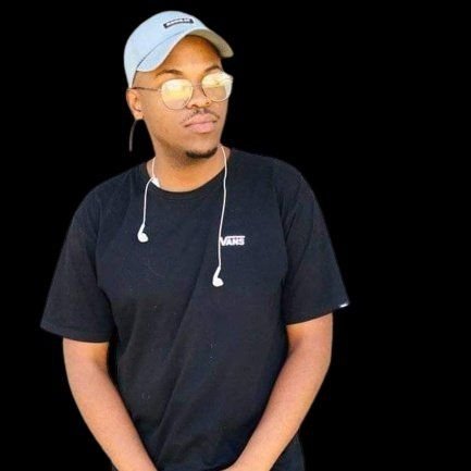 Official_Sphe_'s profile picture. V I S I O N A R Y 😇 || All About Property 🏘🏠||.♡ God.
Humble Soul (^_^).