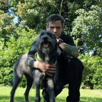 Alt-Country/Folk artist 🥃🪕 https://t.co/XTJkaVGy26
| Once took the Queen's shilling ⚔️ Drank it by noon | R Sigs ⬜🟦 🇬🇧