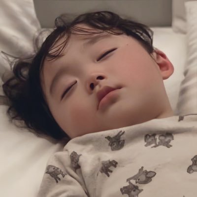 一隻眼睛看世界，一隻眼睛畫自己！