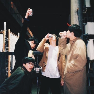 秋葉原発4人バンド「yolk🍳」 〜根はポップロックミュージック!〜 Gt&Vo→@bokuke_ma2 Gt→@tsuchi559 Ba→@dra_suginb4 Dr→@oka121212