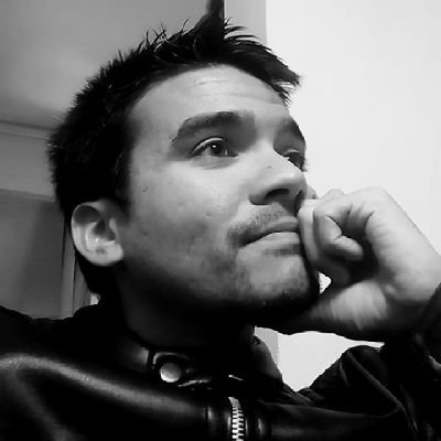 yoelsola_'s profile picture. Escritor📝
JANE 🐎
Retratos de la SGM 🪖
Cantos de sirena🧜🏻‍♀️
Canciones a Pandora🏺 
Cincuenta centavos por tu alma💋
En iVoox🎙️'La Cueva Del Droide' 🤖.