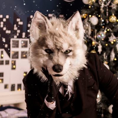 Suited Wolf 🐺 👔/ 🇲🇽 /Lvl 37/Straight/Married/Mainly SFW/Software Developer/Gamer/Doesn't know when to shut up/ Furhead by @Kaildrein / banner by @Leaflion_
