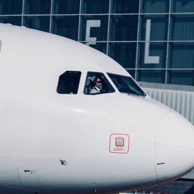 🙋🏻♂️ FR 27 yo, F/O Airbus A320/321 👨✈️ Pilot & In love with the sky and @interstellarmovie
