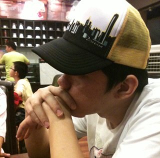 andylooong's profile picture. A dumb dumb who pass his life day by day looking up the sky for nothing