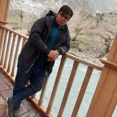 عاشق بوی چوب و خاک اره
عاشق خلق اثر با چوب
عشقی که از ۱۰سالگی متوجهش شدم و تا الان باهاش زندگی کردم