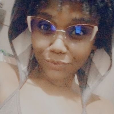 Escritora·Carioca·Gemini·Mengão·Mocidade
“J'm'appelle Marie. J'ai 29 ans et j'suis mélancolique aussi. Pour mon Maries, j'suis chez les mélancoliques anonymes”