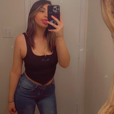 27 💙| Twitch streamer 🦋| looking to make friends and grow my community 🖤🤍| make tomorrow better than today.