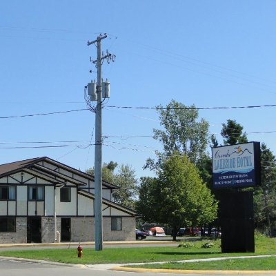 Located in Oscoda, just 500 meters from Oscoda Beach Park, the Oscoda Lakeside Hotel provides comfortable accommodation.