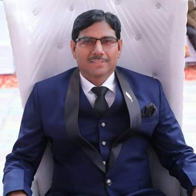 A proud nationalist and citizen. Served in Defence as combatants. Keen interest in Politics and favour hardcore democracy. JAI HIND 🇮🇳 Home state - U.P.