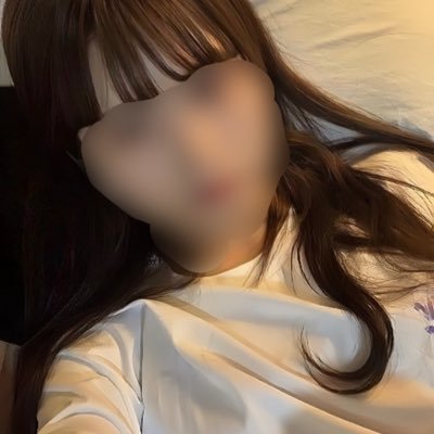 大阪の女子大生です。Fカプです。たまに病んでてメンヘラ。お正月に家出しちゃってネカフェでなんとか生きてます😢優しい方支援してください。 家出が落ち着くまで会ったり、住んでるところは教えてないですごめんなさい。全部投稿見てくれてPayPayでもえのこと支えてくれた人とちょっと怖いけど会ってみようと思ってます。