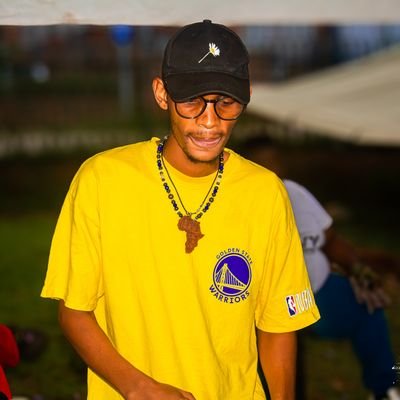 Award Winning House Music Producer & Dj| Deephouse🎶 Afro house| @ManUtd ♥️/@KaizerChiefs✌🏽| House Music 24/7| Music & Sports| Aspiring football coach ⚽
