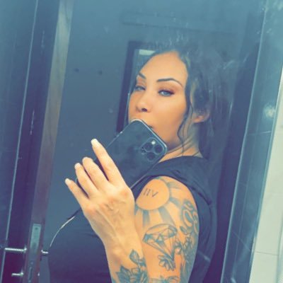 Deana21435780's profile picture. make £ daily #livinglifetothefullest addicted to coffee food gym and travel ✈️