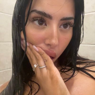 getluckylayla's profile picture. 🧚🏻🎀 oh hi im layla & im australian ૮ ˶ᵔ ᵕ ᵔ˶ ა ig: laylanav the fun stuff is right down here ↓