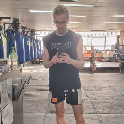 Southpaw Muay Tae. (4-1).
I'll fight in a Bangkok Stadium one day, just you wait.
https://t.co/DrSzOjHwNk