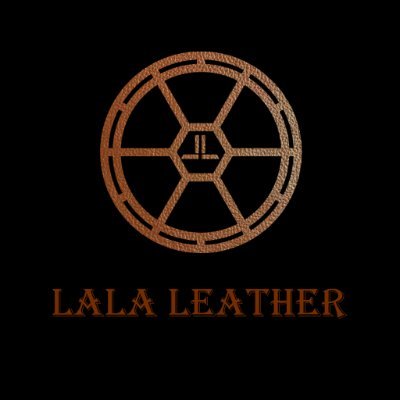 We love making leather stuff with great care. We mix traditional skills with new ideas.