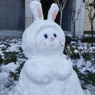 IceRainbow_'s profile picture. 🦋