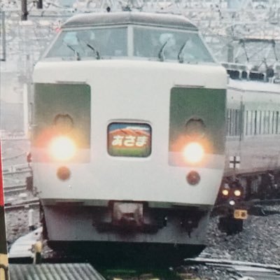 YouTubeがメインです。長野の鉄道をメインに撮影しています。189系が好きです。興味のあるものは、鉄道、音MAD、プログラミング、電子工作です。東海道新幹線のグルメレースが代表作です。otomadmaker.exeの開発者です。