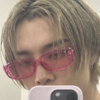 d⋆˙ (@clozefriendd) 's Twitter Profile