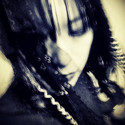 魂響はずっと覗いていた。 ”心室”から見える現実(外界)を。 名前を無くし、浮遊した魂が再び身体に還るまでを歌っています/ 通販shop 「魂響堂」https://t.co/gl8VdZQaPp