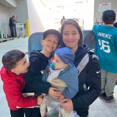 Jacksonville native. #Jaguars fan. #Gators fan. #Yankees fan. Country music fan. #DTWD