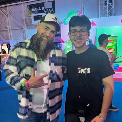 Influencer Marketing en @WorldofWarships
Esports Producer
Soy la voz del Replicatrón.