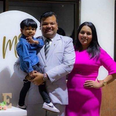 Pastor de @maranathaeste en Panamá 🇵🇦 Esposo de @jeniacaceres ♥️ Papá de Christian Jariel🧒🏻 ¡Seguidor de Jesús, líder y empresario! 😇