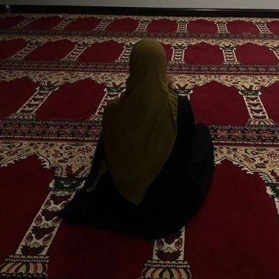 Remah03838617's profile picture. Allah Is One. 

Alhamdulillah.

HASBI ALLAH🤲

C.E.O: Remah's classy trends & Glam💋/🧥/👗/👜/👠
Manchester United ❤️ j.cole 🐐