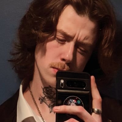 simonjren's profile picture. A bee died. Makes an opening. See? He's dead. Another dead one. Deady. Deadified. Two more dead. Dead from the neck up. Dead from the neck down. That's life!