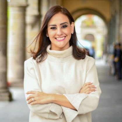 Regidora en @GuadalajaraGob. Diputada Local 2010-2012 y 2018-2021. Presidenta del Instituto Jalisciense de las Mujeres 2012-2015.