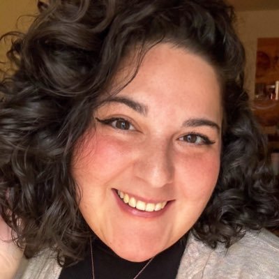 Pretending to be an adult. She/Her. Hi, @ladygaga & @carlyraejepsen! 🦋https://t.co/pdsZH8aaTC🦋