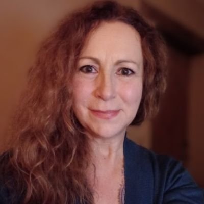 Psychopraticienne en thérapie brève. Experte reconnue de la dépendance affective . Auteure chez Eyrolles. DEPENDANTS AFFECTIFS, TESTEZ-VOUS EN SUIVANT CE LIEN :