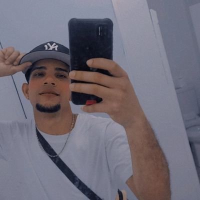 ECanario46498's profile picture. 