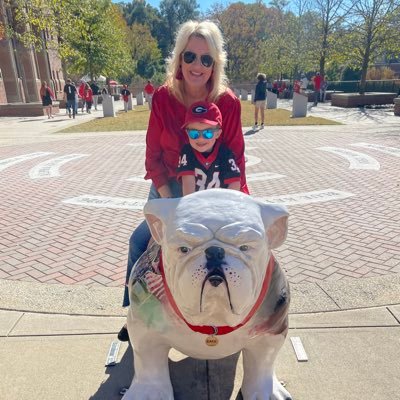 Just a southern girl who loves UGA football, women’s softball, sand and sea, family, and all kinds of food! Go Dawgs!! 🐶