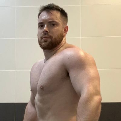 Alpha Male Bodybuilder | Dominant | Findom 💵 | DM’s open | Revolut: https://t.co/mSJcNhQeeo
