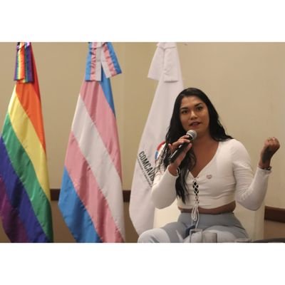 mujer trans y feminista♎️ 🏳️‍⚧️🏳️‍⚧️🏳️‍⚧️
defensora DDH-LGBTI+
Lucha por la igualdad 🌈