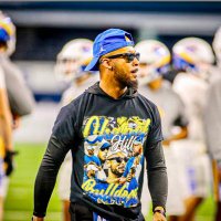 CoAcH JoHnSoN🏈🏀 (@johnsonboi24) 's Twitter Profile