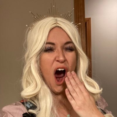 VictoriaMeldrum's profile picture. bAcK oN mY BuLLsHiT