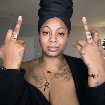 KonciousKewchee🖤HolisticHeaux Playin wit my pussy #RawHoney🍯 #GangaGoddess 🌬️#MelanatedMistress 68&IOweU1🔞33.33 TRIBUTES 10.23 DM $HoneyNHaze