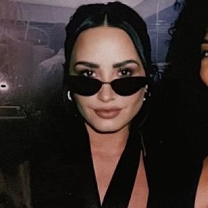 demi lovato saved herself. fan acc