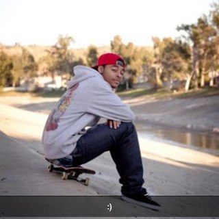 its_johhny's profile picture. music and basketball and her3