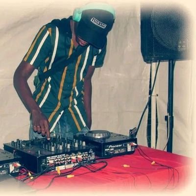 Universal Healer💫🕯️🌍|Music Producer| Deejay| Audio Engineer| Performing and Recording Artist

https://t.co/9vKxDBsEgu

insanemalwela@gmail.com