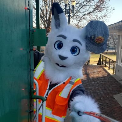 Arctic Hare 🐰 22 M. He/Him. PG-13. 
Suit 🧵: @FoxesBoxesSuits
Furries, Trains, and Transit!
     Build transit not cars!
temporarily locked