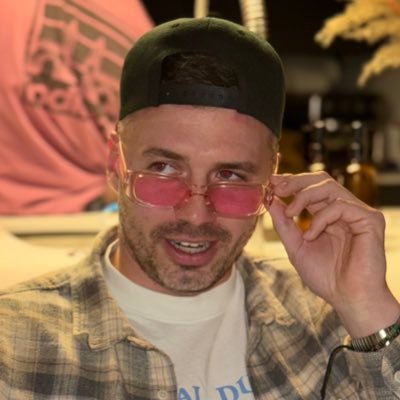 Scronnor's profile picture. reporting live from the east side of Indy