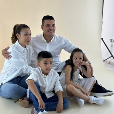 Abogado especialista en Derecho Administrativo, las expresiones sociales son el proceso de dominación social en el que esta sumida una sociedad.