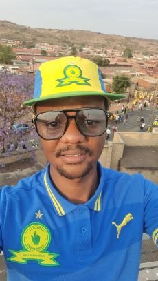 Born to make money. I live for today for tomorrow is not promised. Stay-home Dad. House Music. Mamelodi Sundowns makes me happy 👆💛⭐💙