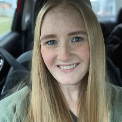Hey! My name is Melinda. I go by Mindii. I play the Sims and make videos on YouTube. I love the Sims community and the people I met. Check my out on YouTube!