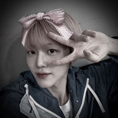 私の子犬 ➢ @???
⚠︎ @ F!CK M£ ( jennzr0v )
Viens m'aimer et tout ira bien. ★★✰✰