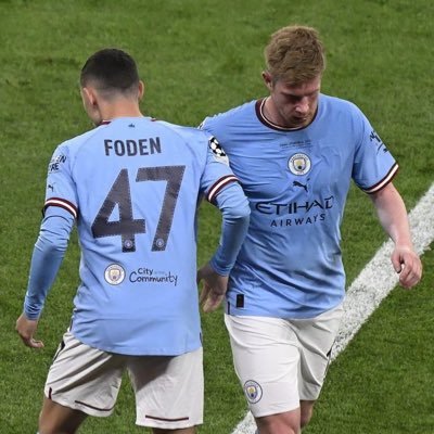 ⚽️축구는 맨시티💙 ⛸️쇼트트랙은 최민정,김아랑 🎭배우는 김태리,전혜진  그리고 미드