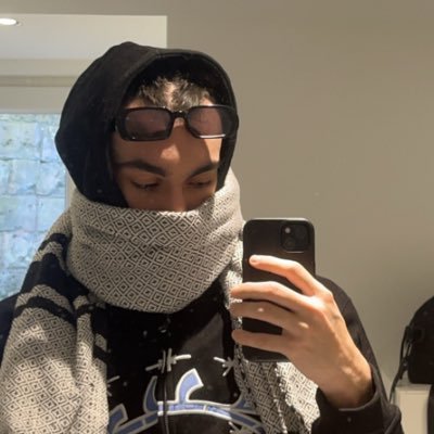 graphiste   
dm for collab