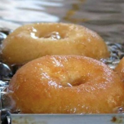 We created the famous stick-o-donuts (TM) Delicious apple cider donuts every Saturday! food cart at the Courthouse Farmers Market in Arlington.Come get some joy